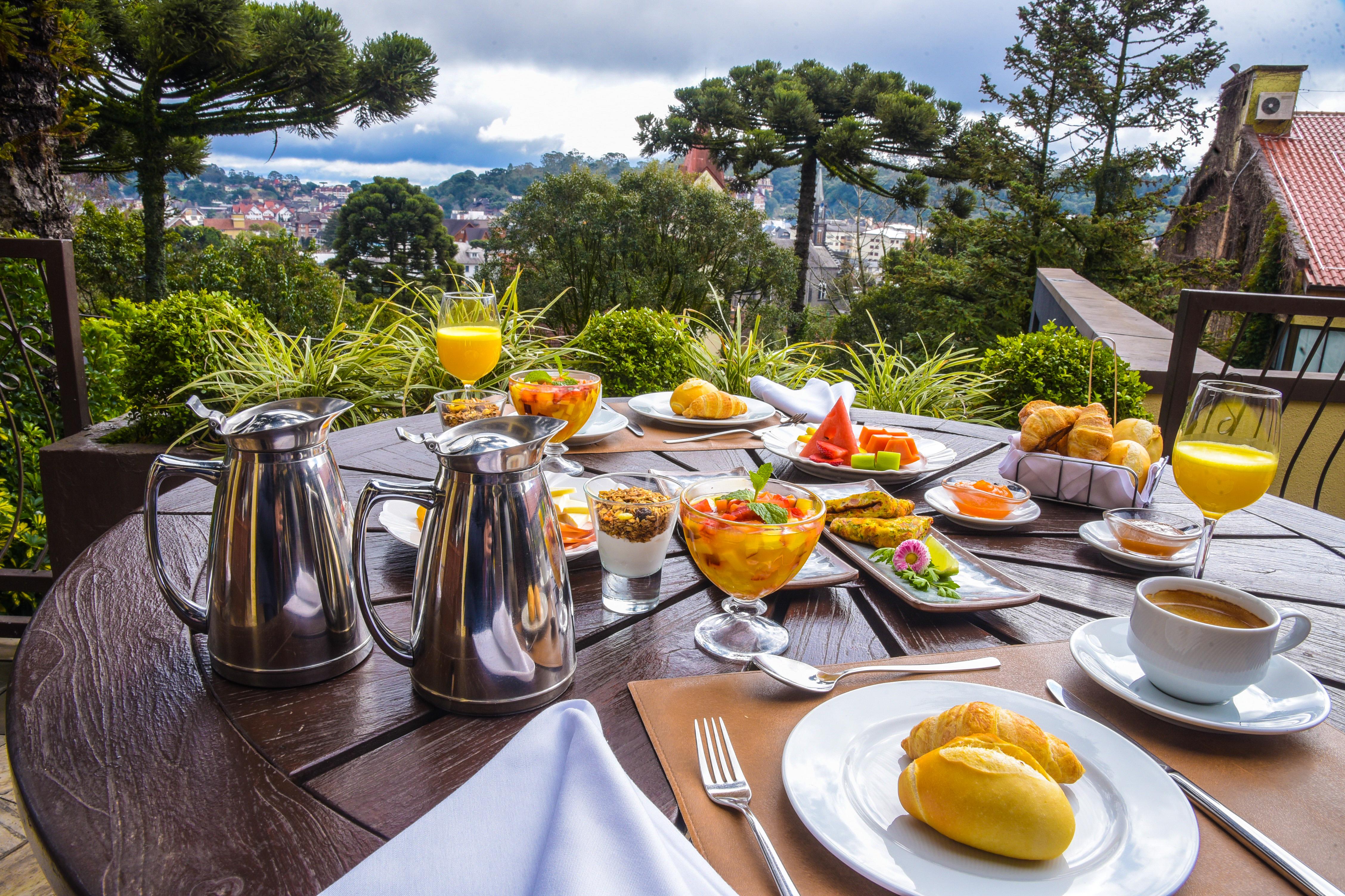 Wish Serrano Resort Gramado Exterior foto Breakfast at the hotel